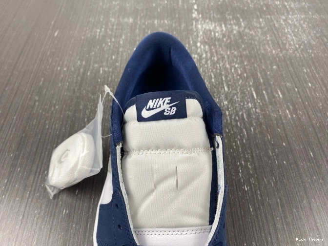 Kick Theory CJ7891-400 Midnight SB Low 1 Navy Jordan 0805